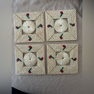 Set of‎ 4 Vintage Rose, Wicker Straw Trivet Rattan Rafia ,Tan Green Red 7” Boho